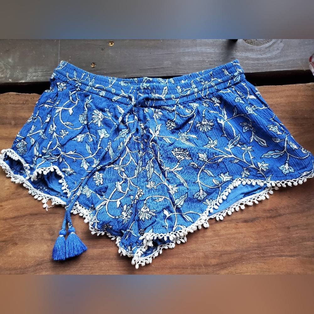 Amuse society rayon shorts